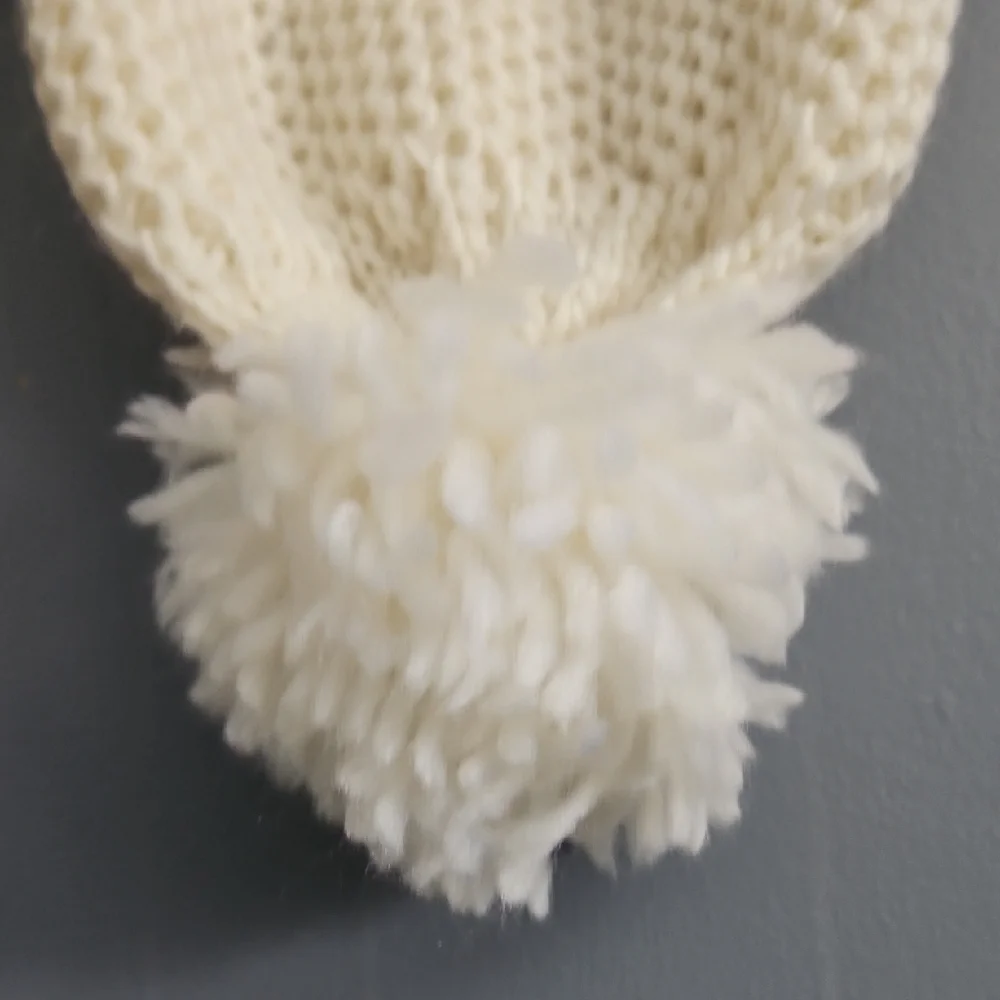 🕶  Charming Knit Blue and White Leg Warmera And Pompom Hat Set - Picture 4 of 5